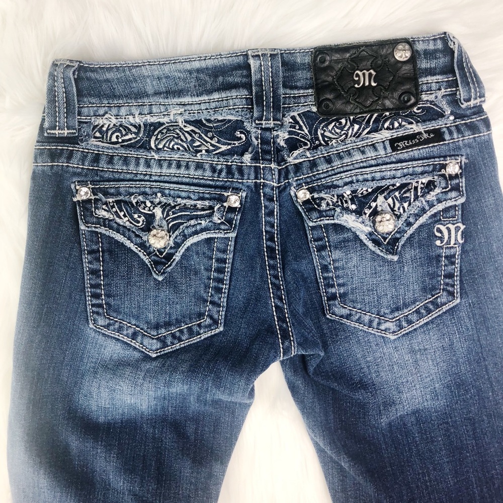 Miss Me Jeans. Size 25
Inseam- 27 inches
Rise- 6.5 - Picture 2 of 4